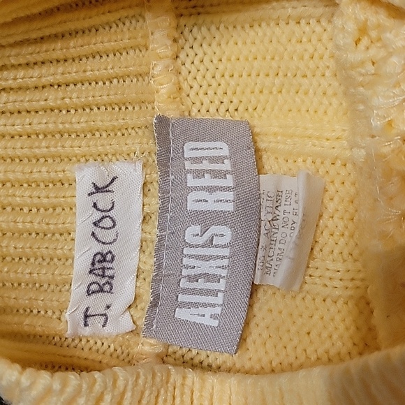 Alexis Reed sweater - Picture 5 of 6